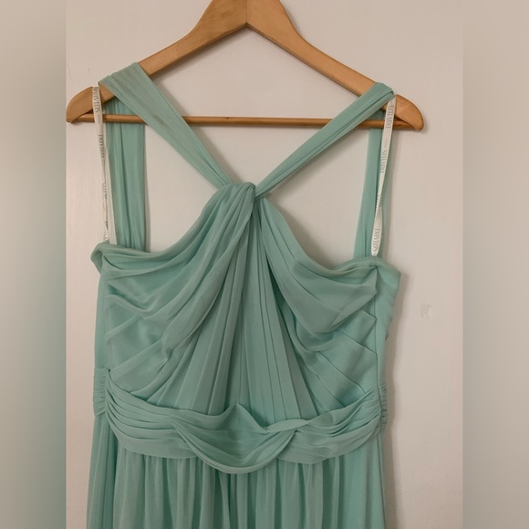 David’s Bridal Gown - Picture 3 of 9